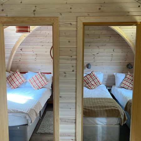 Rabbit Glamping Pod School House Farm Hotel Leighton  Bagian luar foto