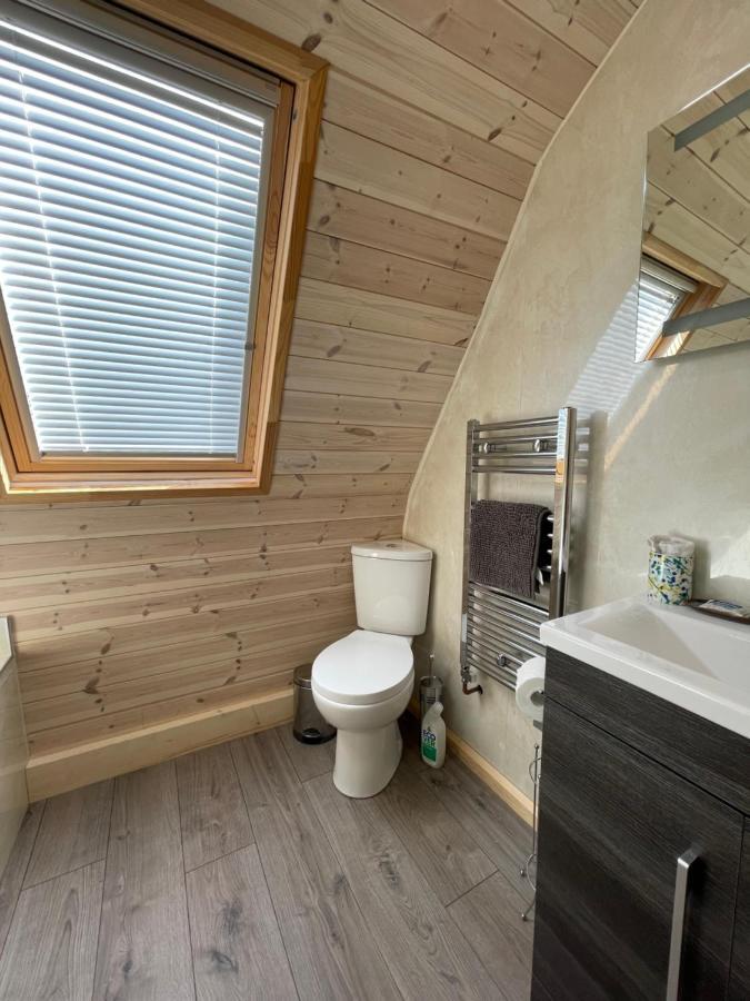 Rabbit Glamping Pod School House Farm Hotel Leighton  Bagian luar foto